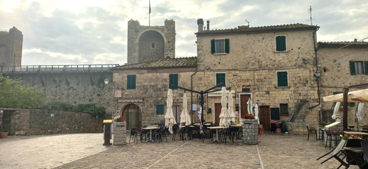 Sognare Nel Castello Hotel มอนเตริจโจนี ภายนอก รูปภาพ