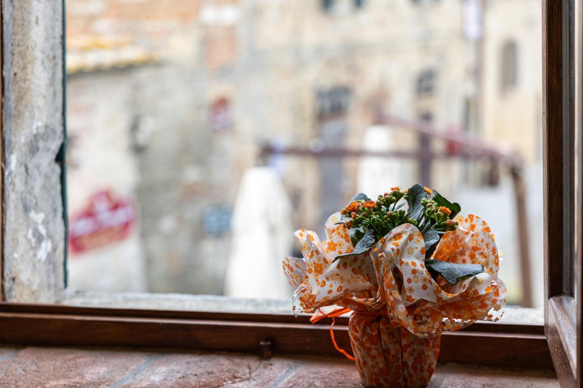 Sognare Nel Castello Hotel มอนเตริจโจนี ภายนอก รูปภาพ