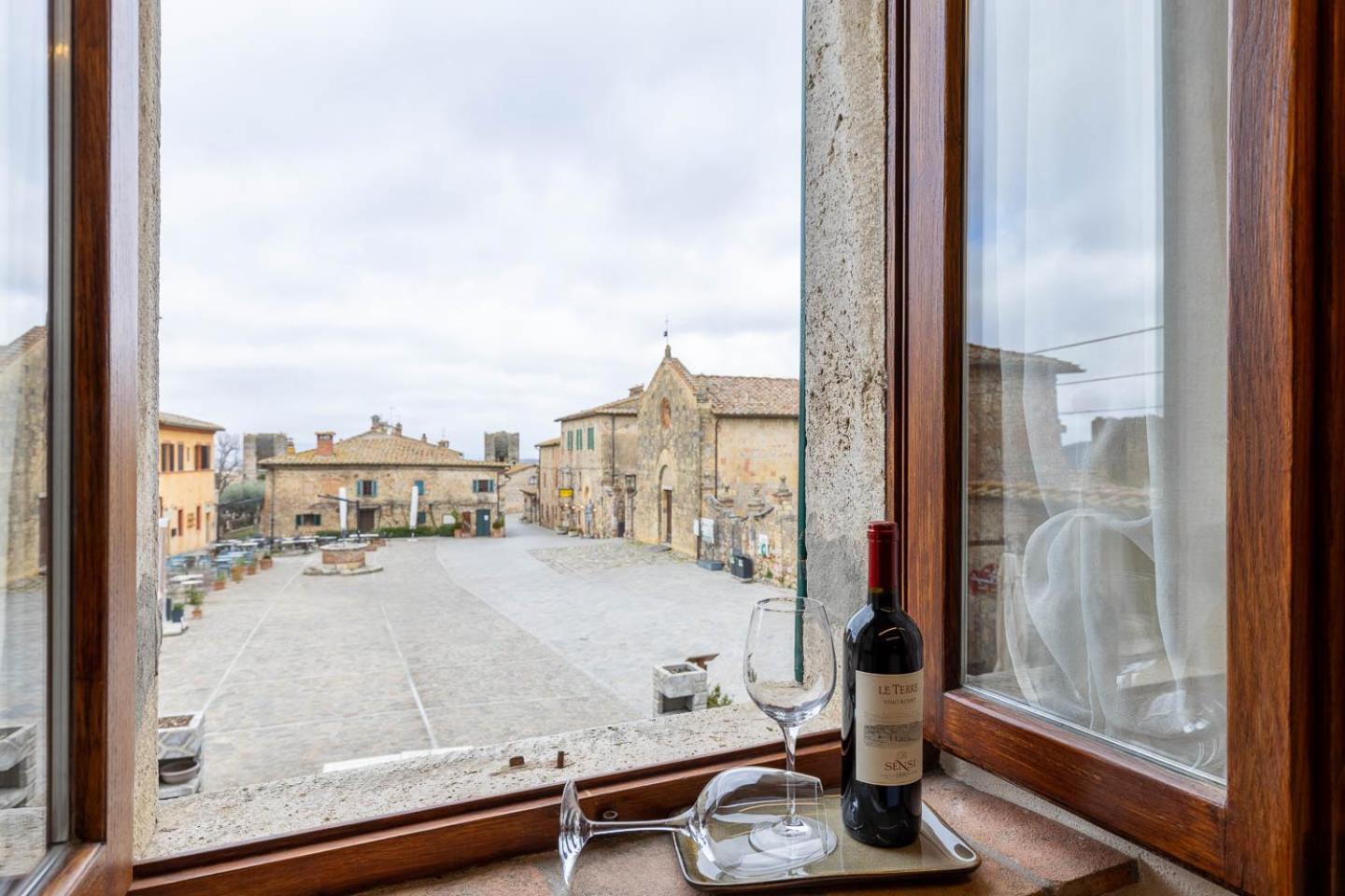 Sognare Nel Castello Hotel มอนเตริจโจนี ภายนอก รูปภาพ